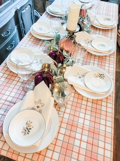 thrifty and thankful table