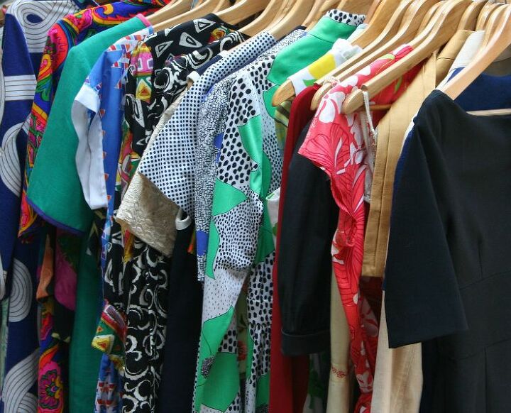 what is a capsule wardrobe and how to build one