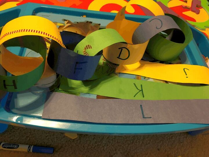 7 easy budget friendly activities for preschoolers, Our paper chain in progress