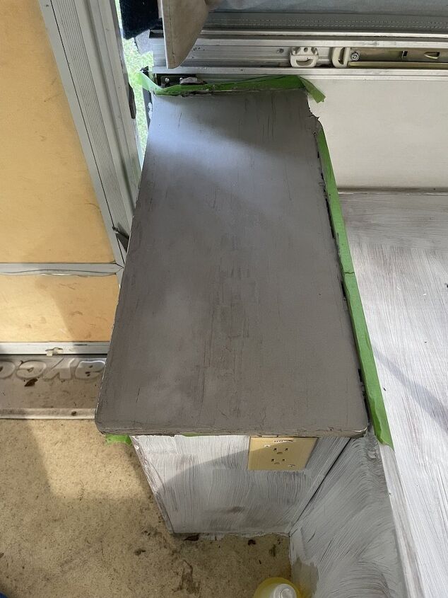 how to create faux diy concrete countertops, BEFORE AFTER 1ST COAT AFTER 2ND COAT
