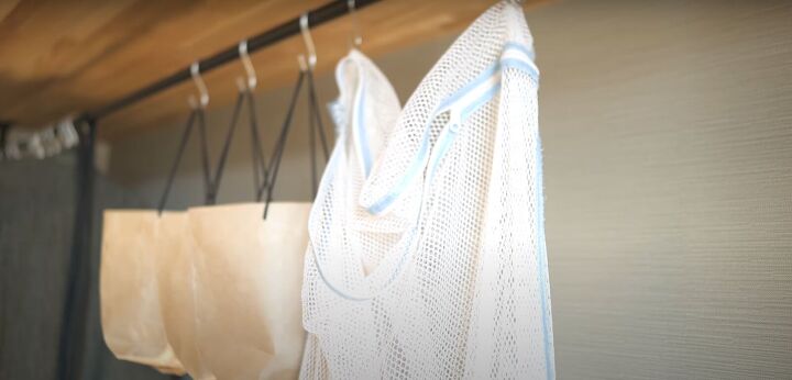 10 unexpected things you can live without as a minimalist, Using a laundry net instead of a laundry bag