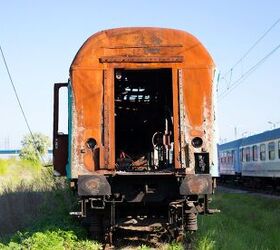 This couple turned a WWII railway train carriage into an absolutely amazing home in the woods