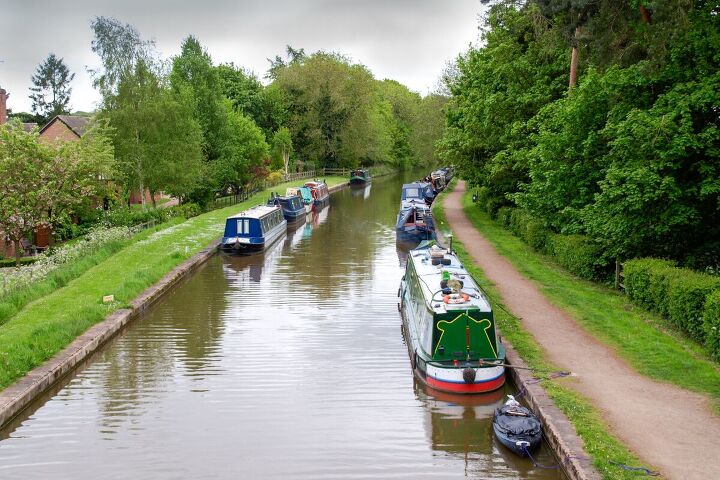 this former journalist is living on a narrowboat on the uk s canals, Narrowboats on the canal