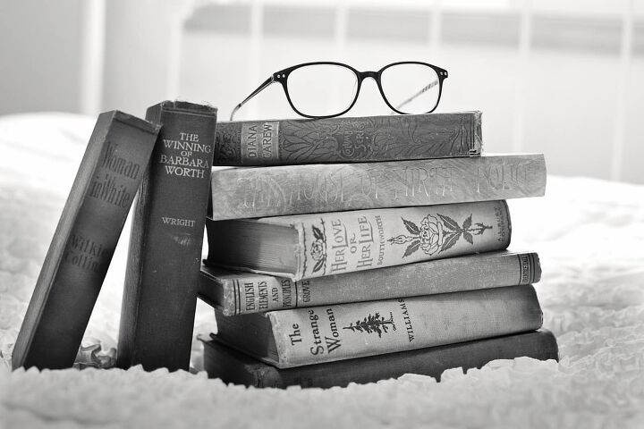 what to do with old books when you declutter