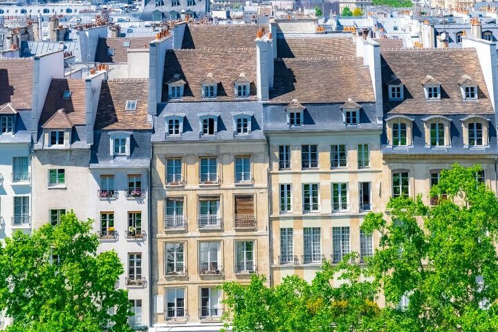 this gorgeous tiny paris apartment dates back to 1722, The tiny apartment is located in the Haute Marais Paris