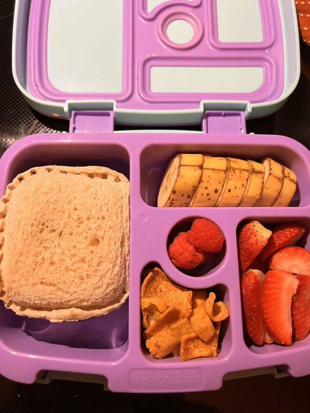 doing it on a dime back to school bento box lunch ideas on a budget, 2 minute crustless sandwich banana strawberries raspberies Fritos