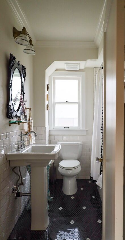 7 ideas for renovating a small bathroom, The small window sits just behind the shower curtain