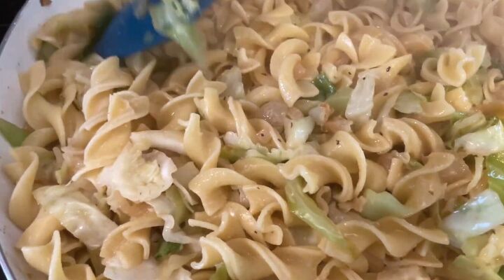 a cheap easy cabbage pasta recipe inspired by the great depression, Cabbage pasta recipe