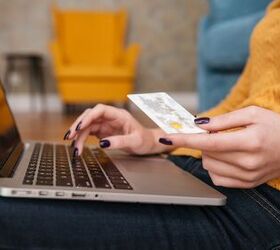 how to protect yourself from fraud and identity theft, Using a credit card for online purchases