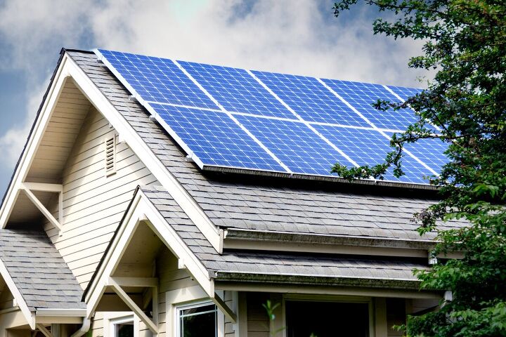 how to take a tiny house off the grid, Installing solar panels on the roof