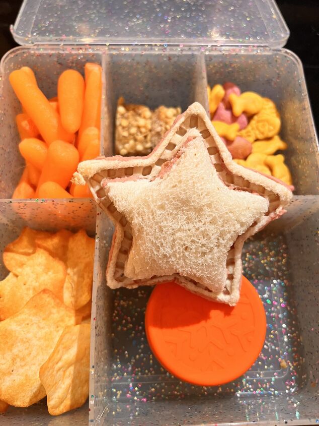 budget friendly fast back to school lunch ideas, Mini container with ranch and bologna star