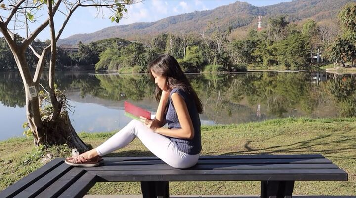 23 simple minimalist mindful habits to change your life, Reading a book
