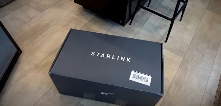 how to install starlink internet for rvs in a few simple steps, Starlink unboxing