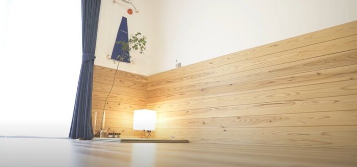 7 simple things in my minimalist room that make me happy, Cedar wood in the interior of the bedroom
