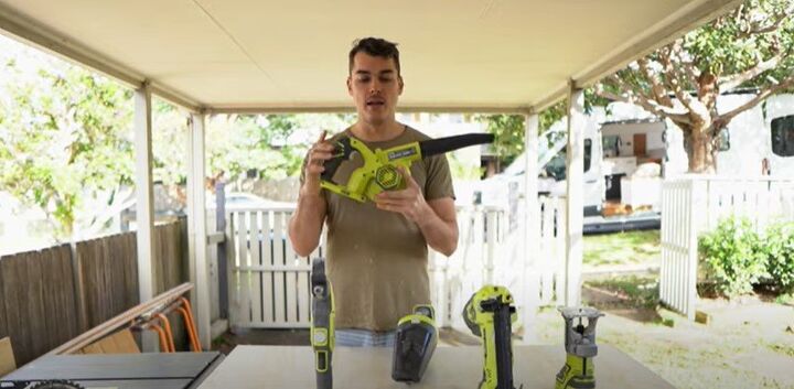 12 essential powers tools you should use to convert a van, Cordless blower
