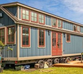 This Tiny House With a Bedroom Downstairs is Perfect for Retirement