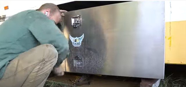 how to install under bus storage boxes on a school bus conversion, Jacking up the boxes