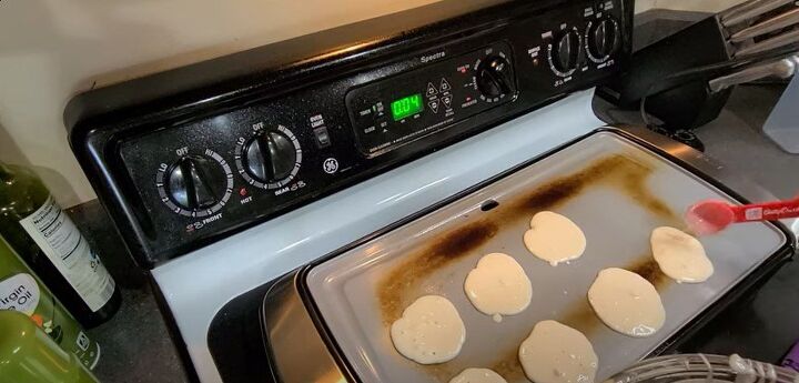 2 quick easy back to school freezer breakfast ideas, Cooking pancakes on the griddle
