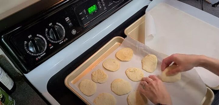 2 quick easy back to school freezer breakfast ideas, Flash freezing pancakes