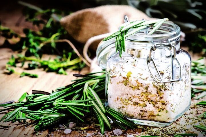 4 ways to preserve herbs at home
