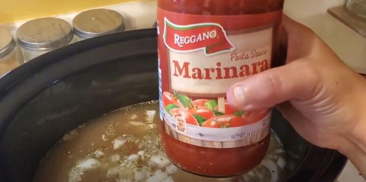 3 super easy convenient dump and go crock pot meals, Adding marinara sauce into the soup