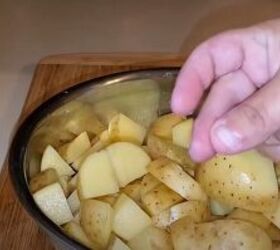 3 super easy convenient dump and go crock pot meals, Dicing potatoes
