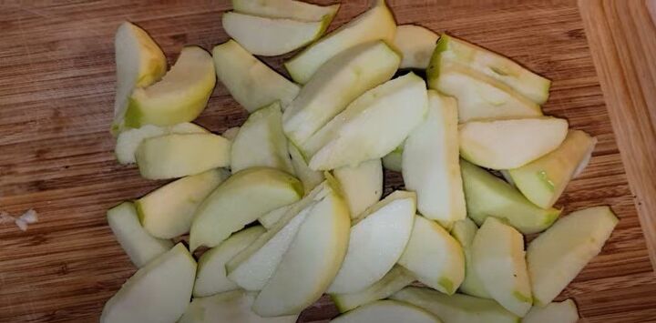 2 time saving fall crock pot recipes pot roast apple pie, Cutting up apples