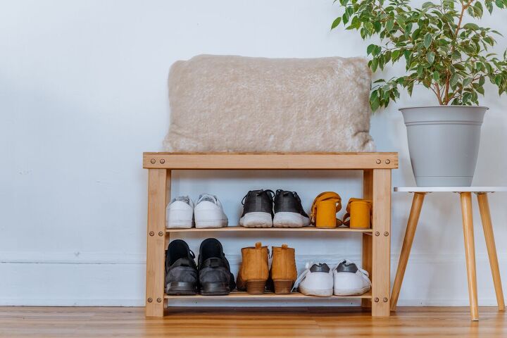 tiny apartment in tokyo, Shoe shelves for removing shoes