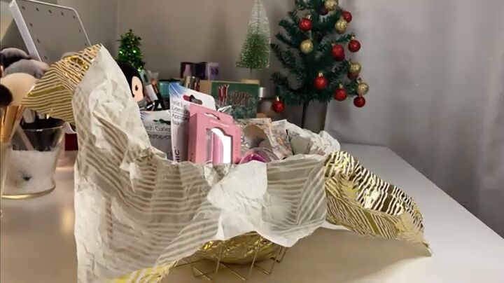 6 budget gift basket ideas for the festive season, Beauty themed DIY gift basket