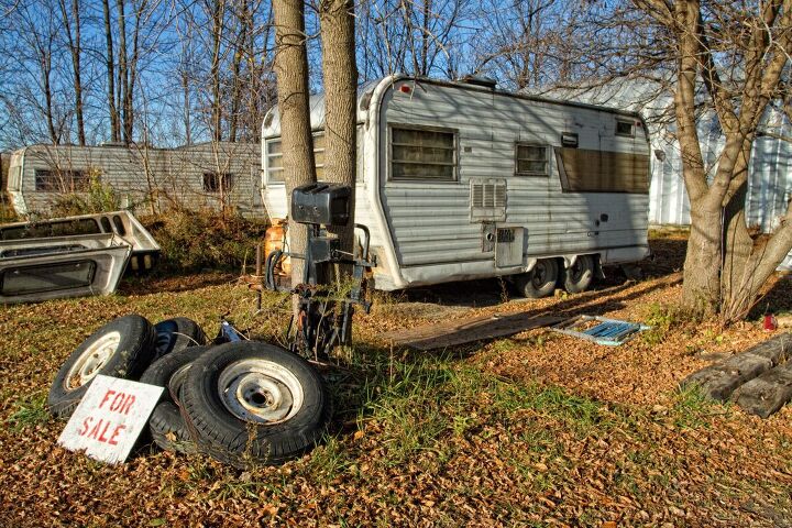 vintage scamp trailer, Living in a trailer