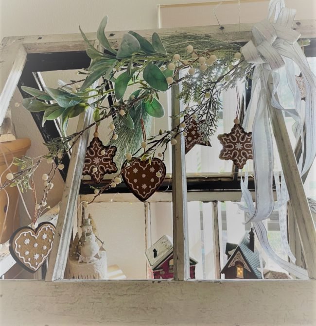 architectural salvage decorating ideas, Roof of conservatory decorated with gingerbread garland