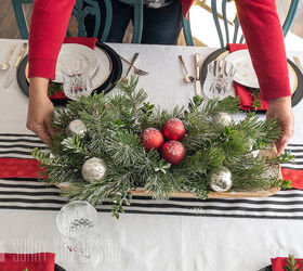 simple festive holiday table decor
