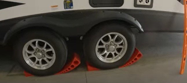 How to Use RV Leveling Blocks Properly + a Scissor Jack Hack | Simplify