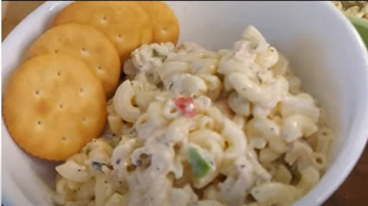 3 quick easy canned chicken recipes using dollar tree ingredients, Macaroni chicken salad with crackers