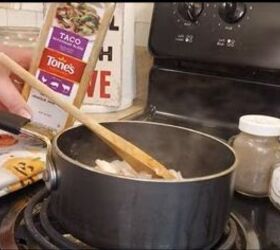 3 quick easy canned chicken recipes using dollar tree ingredients, Adding taco seasoning