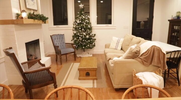 47 things we don t buy as a minimalist family, Seasonal decor