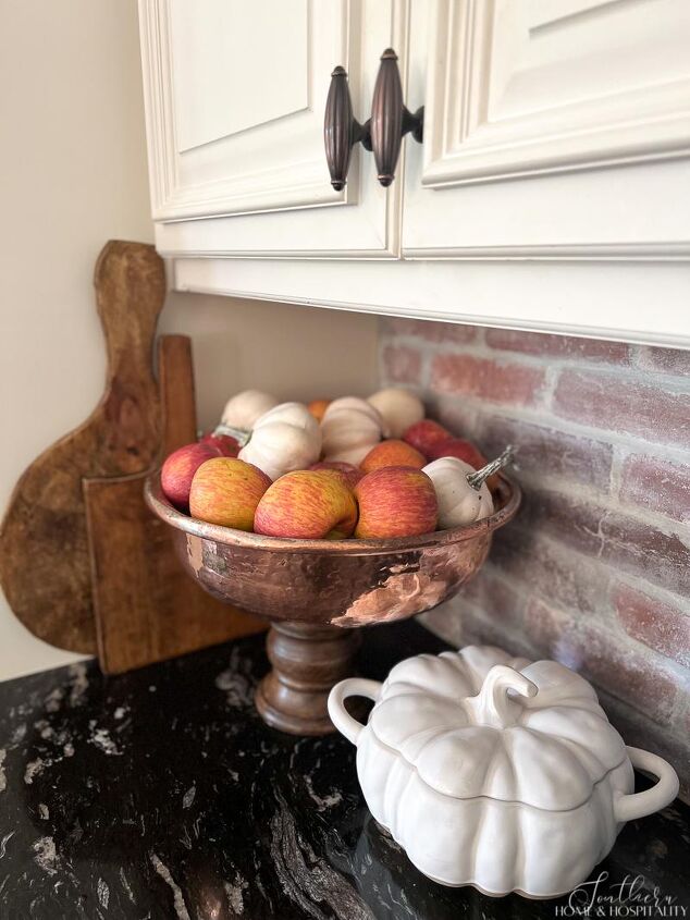 24 budget friendly ways to cozy up your home this fall