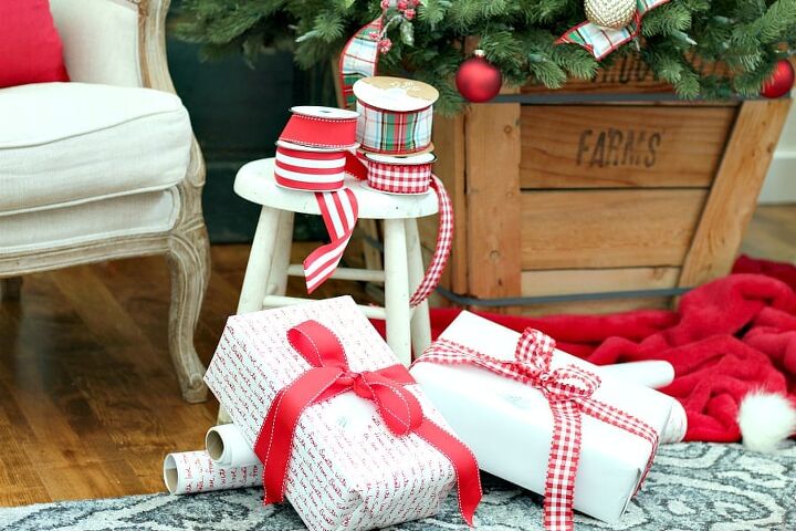 10 beautiful christmas decorating ideas on a budget, Red and white Christmas wrapping with pretty ribbon