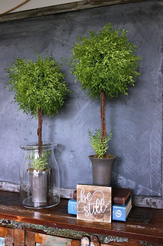 decorating with topiaries