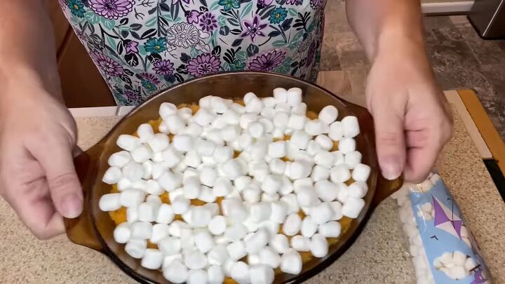 how to feed a family of 4 for thanksgiving on a budget of 15, Topping the sweet potatoes with marshmallows