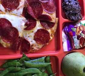 easy monday night dinners proven brainless dinner ideas, Personal Pizza with peperoni