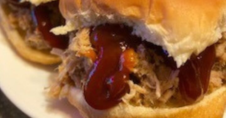 easy monday night dinners proven brainless dinner ideas, Pulled pork slider dripping with BBQ sauce