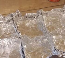 how to make a dollar tree thanksgiving dinner for just 10, Dividing the tinfoil into sections