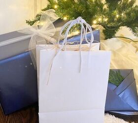 using kraft paper for inexpensive gift wrap, white Kraft bag for inexpensive and easy gift wrapping