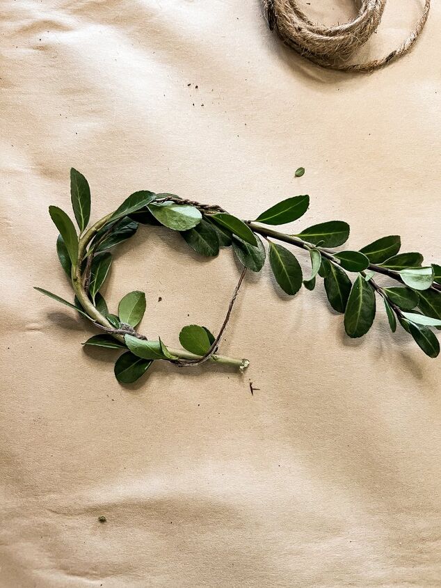 how to use greenery for christmas diy projects, Add boxwood to floral wire