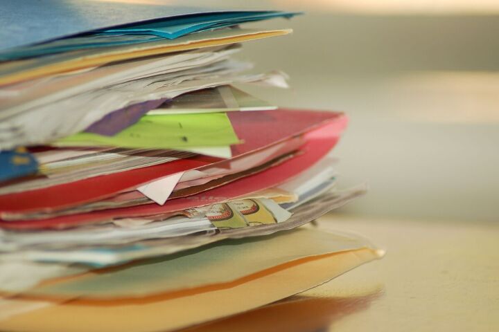 4 essential tips for organizing paper clutter in your home, Tips for organizing paper clutter