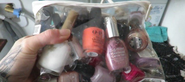 10 things i don t buy anymore in order to live zero waste, How to make nail polish last