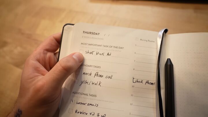 a day in the life of a minimalist how i do less stay productive, Writing down tasks for the day