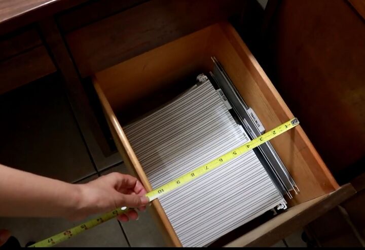 how to organize paperwork using diy hanging file folders, Measuring the drawers