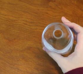 8 simple life hacks you can do with common trash items, How to make a DIY water bottle funnel